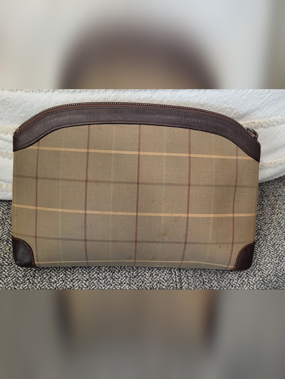 Vintage Burberry Tan Plaid Canvas Toiletry Pouch with Brown Leather Trim - Picture 7 of 7